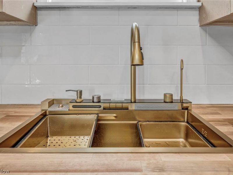 3064 W 16th Street, Cleveland, OH 44113 Photo 22