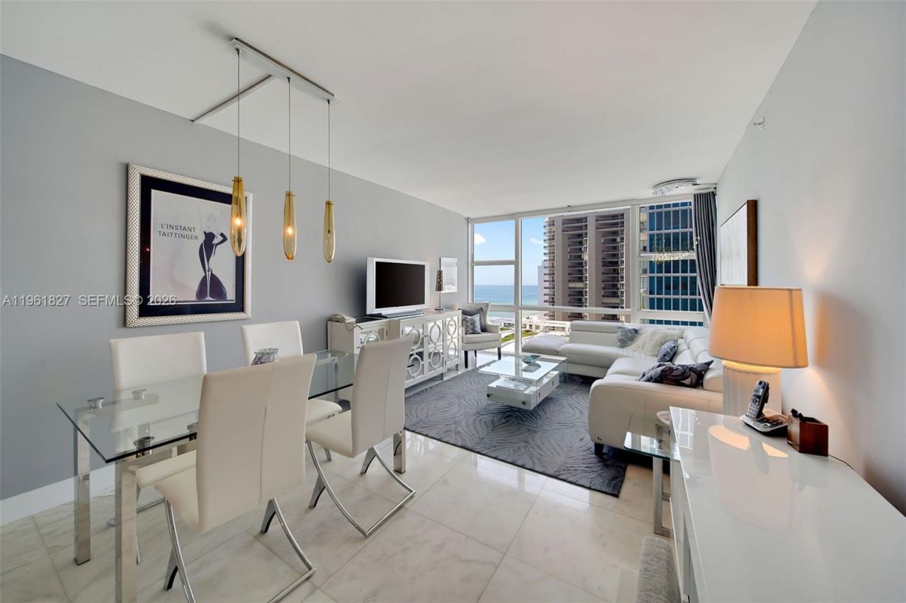 6801 Collins Ave , Unit 1110 (Door, Miami Beach, FL 33141 Photo