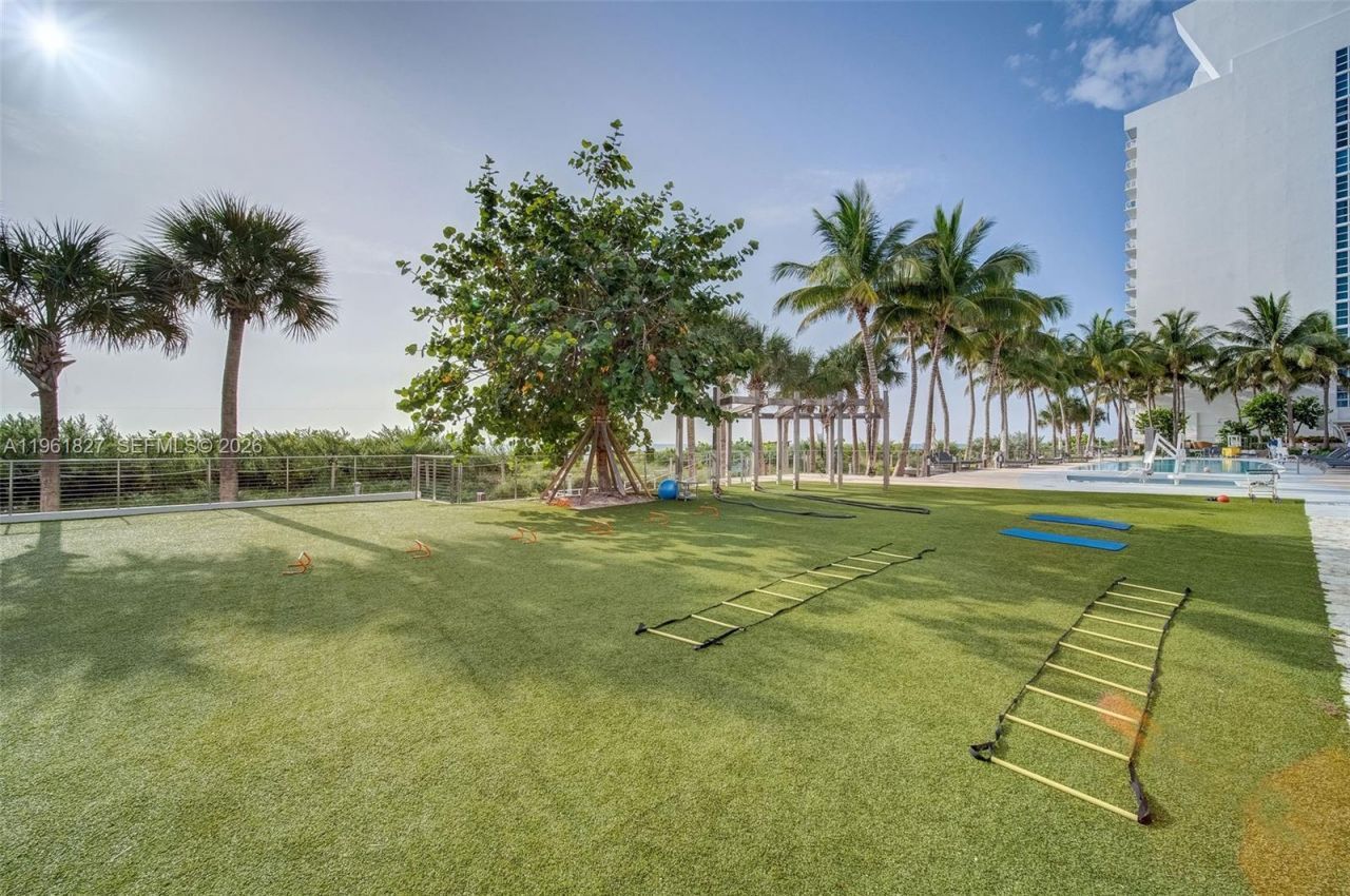 6801 Collins Ave , Unit 1110 (Door, Miami Beach, FL 33141 Photo