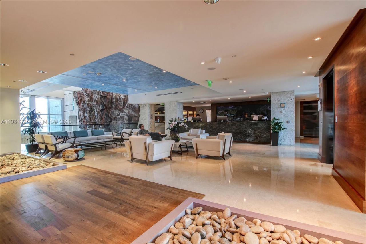 6801 Collins Ave , Unit 1110 (Door, Miami Beach, FL 33141 Photo