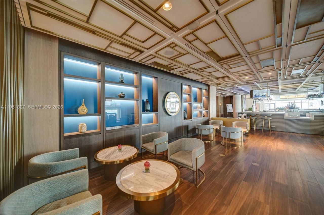 6801 Collins Ave , Unit 1110 (Door, Miami Beach, FL 33141 Photo