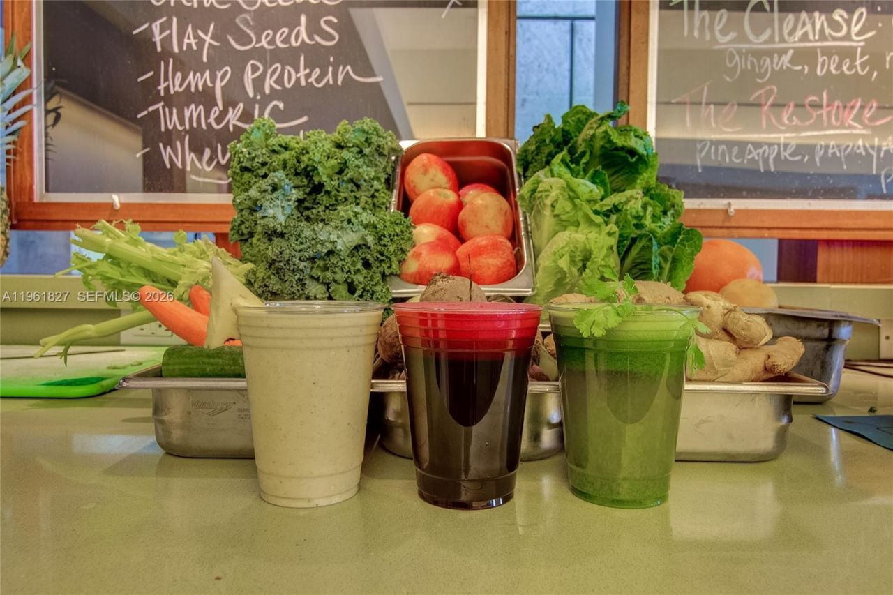 6801 Collins Ave , Unit 1110 (Door, Miami Beach, FL 33141 Photo