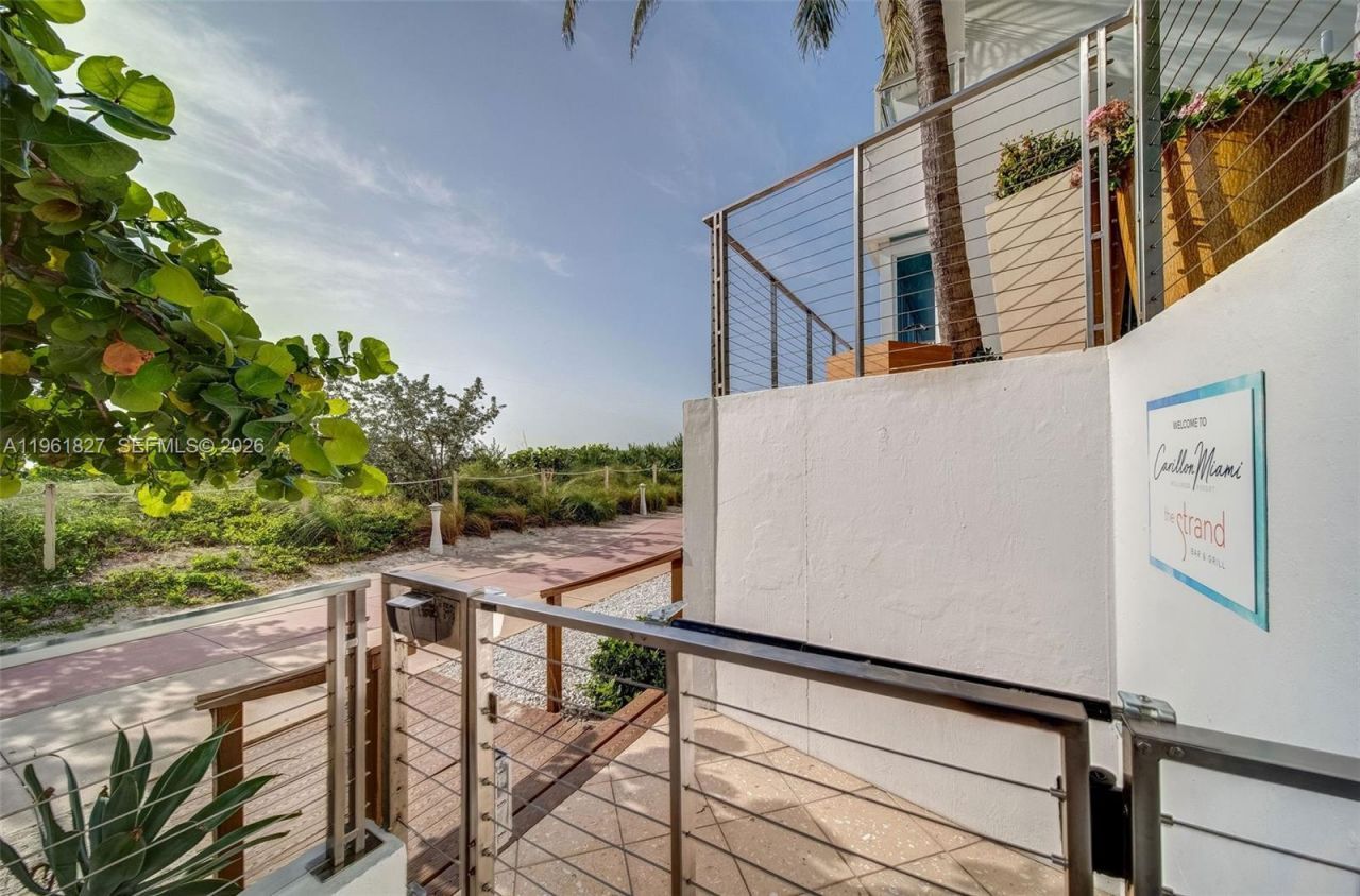 6801 Collins Ave , Unit 1110 (Door, Miami Beach, FL 33141 Photo