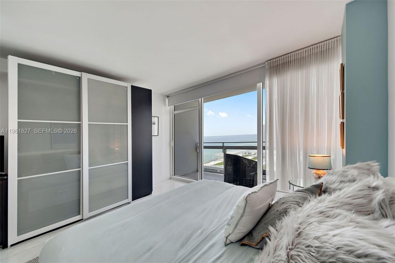 6801 Collins Ave , Unit 1110 (Door, Miami Beach, FL 33141 Photo