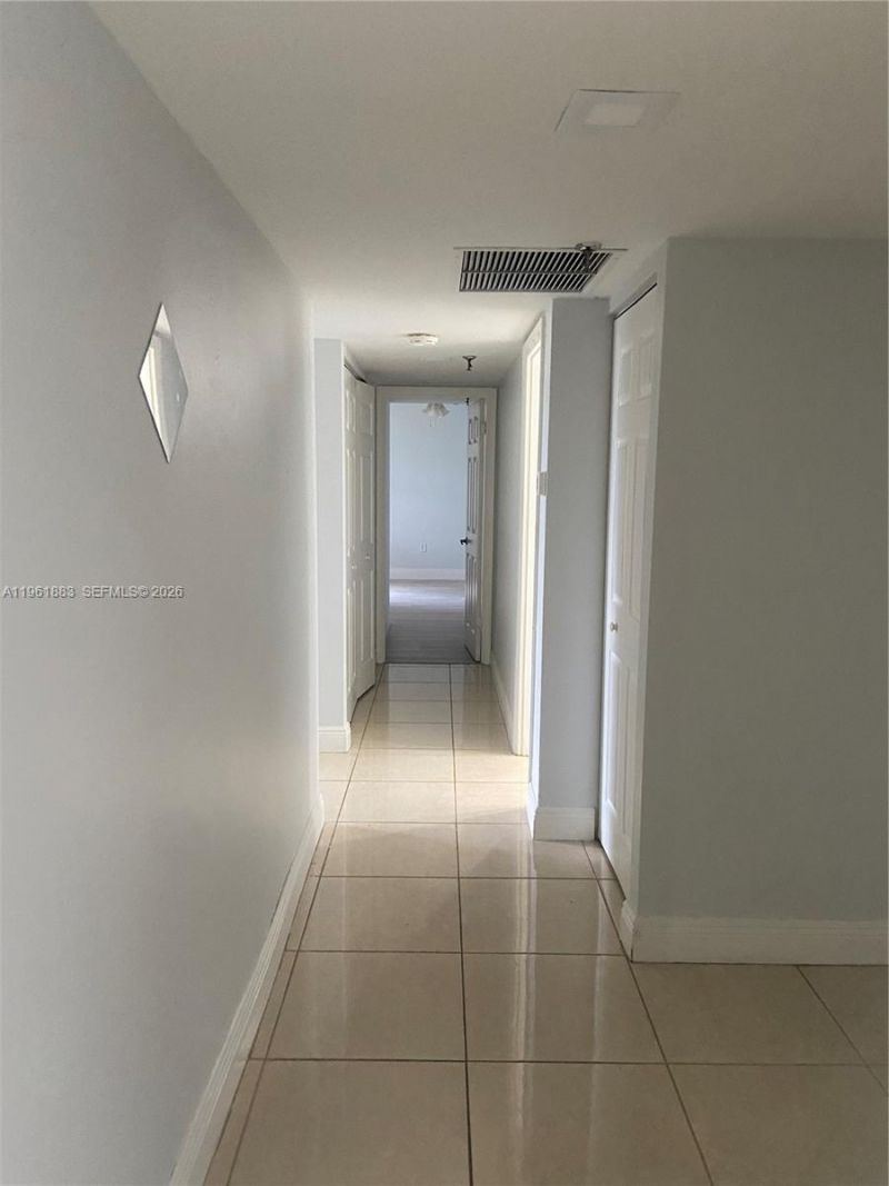 665 NE 195th St, Unit 119, Miami, FL 33179 Photo