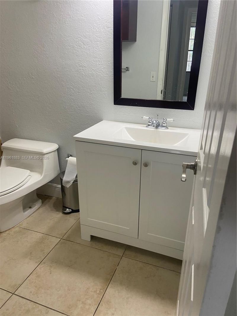 665 NE 195th St, Unit 119, Miami, FL 33179 Photo