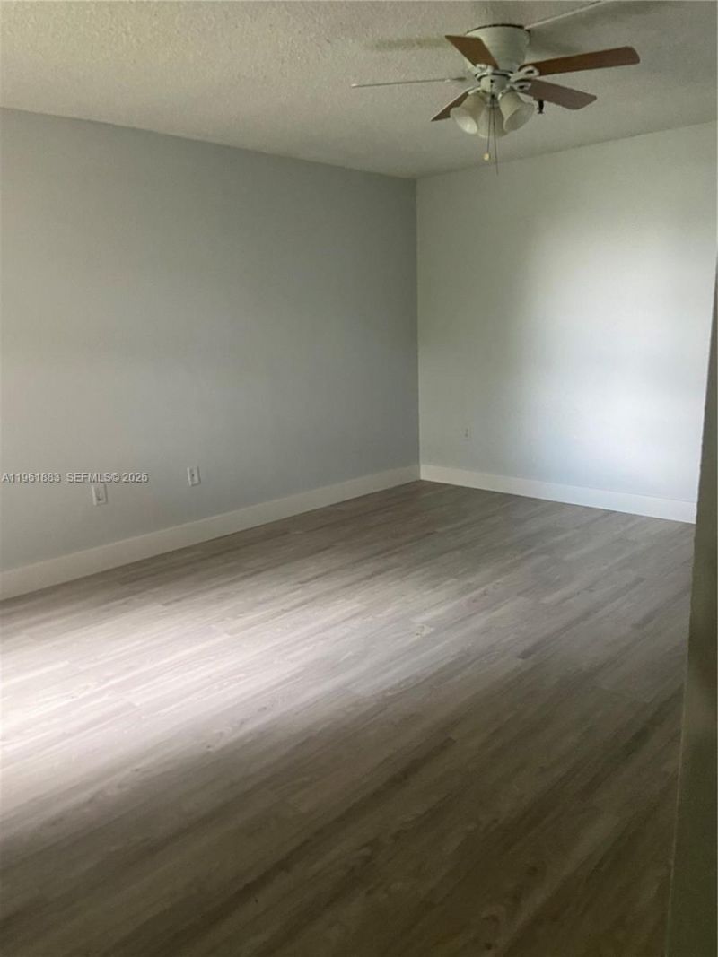 665 NE 195th St, Unit 119, Miami, FL 33179 Photo