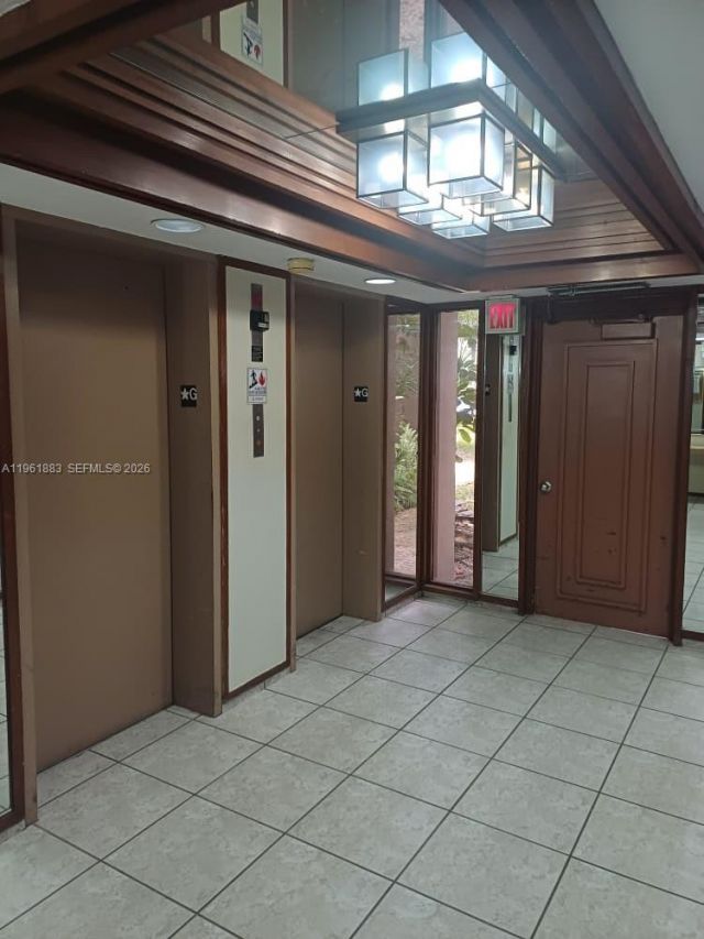 665 NE 195th St, Unit 119, Miami, FL 33179 Photo