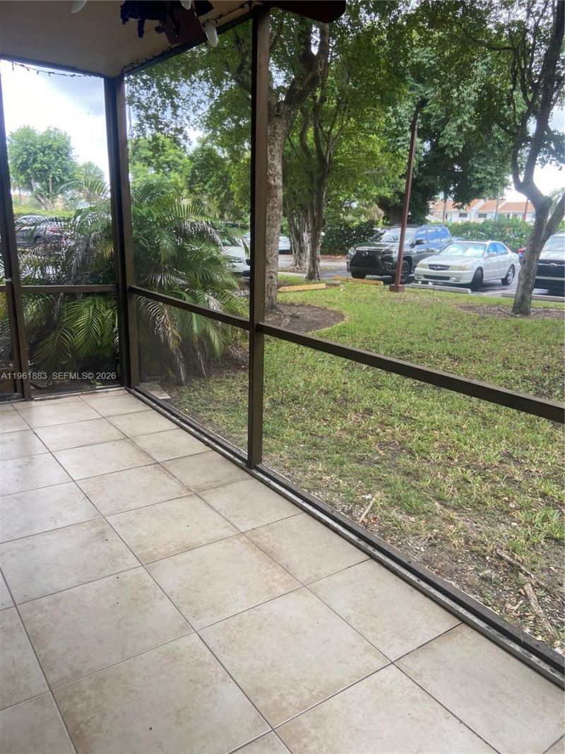665 NE 195th St, Unit 119, Miami, FL 33179 Photo