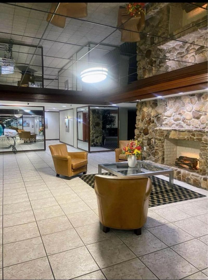 665 NE 195th St, Unit 119, Miami, FL 33179 Photo