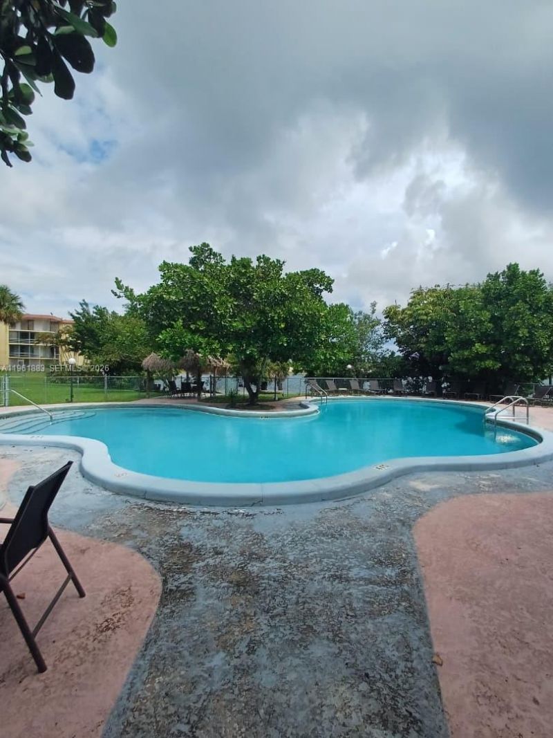 665 NE 195th St, Unit 119, Miami, FL 33179 Photo