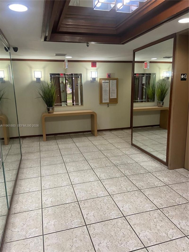 665 NE 195th St, Unit 119, Miami, FL 33179 Photo