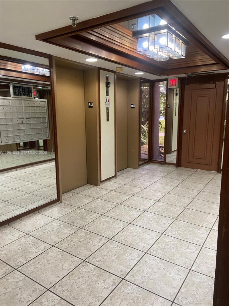 665 NE 195th St, Unit 119, Miami, FL 33179 Photo