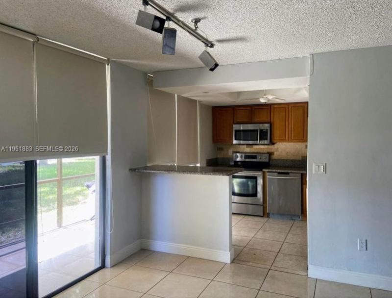 665 NE 195th St, Unit 119, Miami, FL 33179 Photo