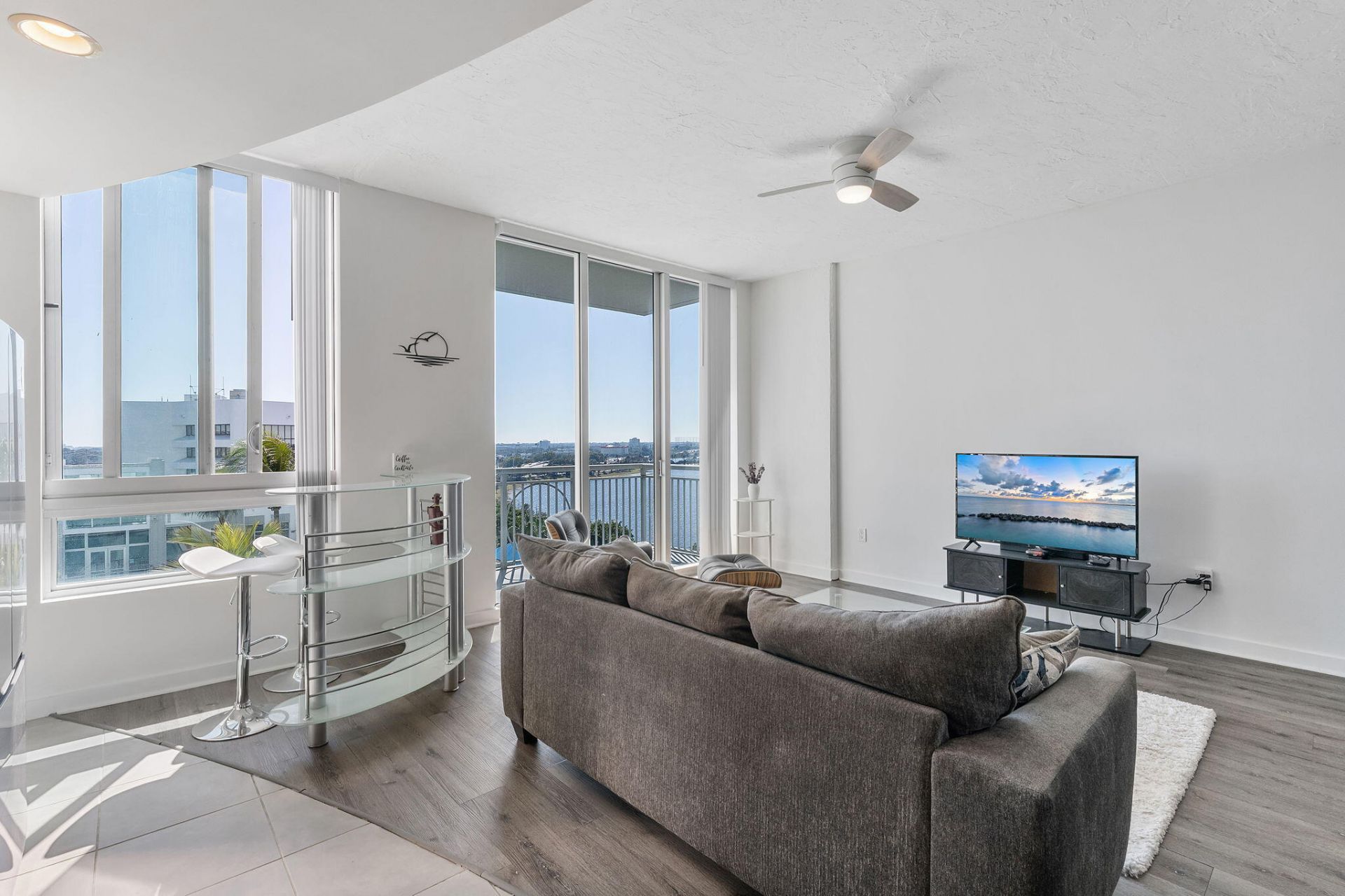 300 S Australian Avenue, Unit 916, West Palm Beach, FL 33401 Photo