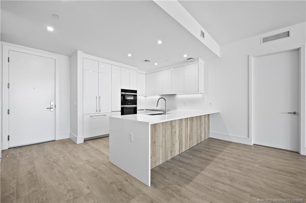 220 Lake Shore Drive, Unit 1413, Lake Park, FL 33403 Photo