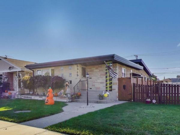 5935 W Henderson Street, Chicago, IL 60634