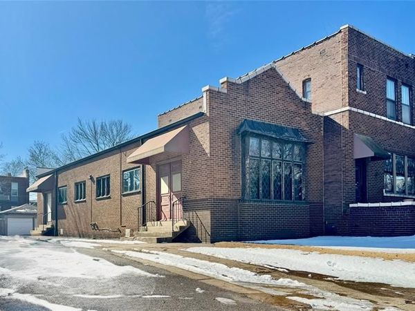 1926 Allen, St Louis, MO 63104