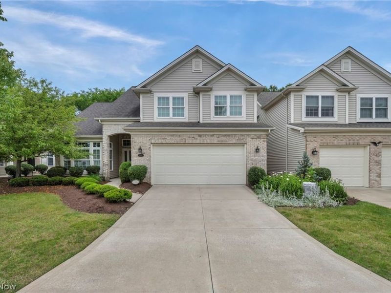 15447 Oak Hollow Lane, Strongsville, OH 44149 Photo 2