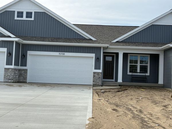 15708 Hawley Drive, Unit 49, Grand Haven, MI 49417