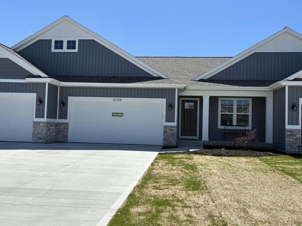 15708 Hawley Drive, Unit 49, Grand Haven, MI 49417
