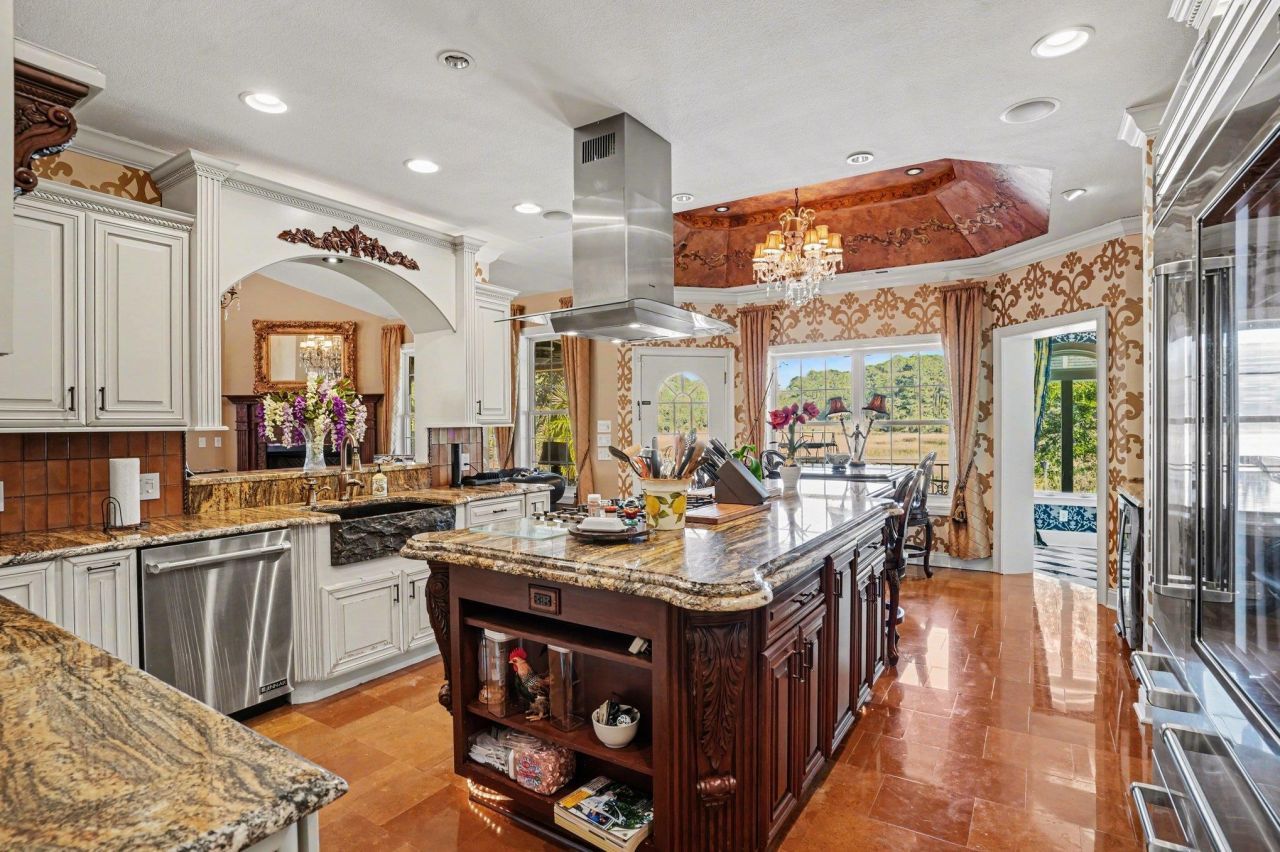 2276 Big Landing Dr. Photo 18