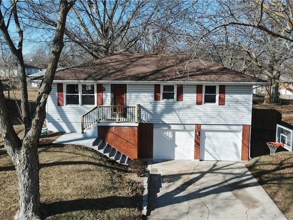 109 NE 1st Street Terrace, Blue Springs, MO 64014