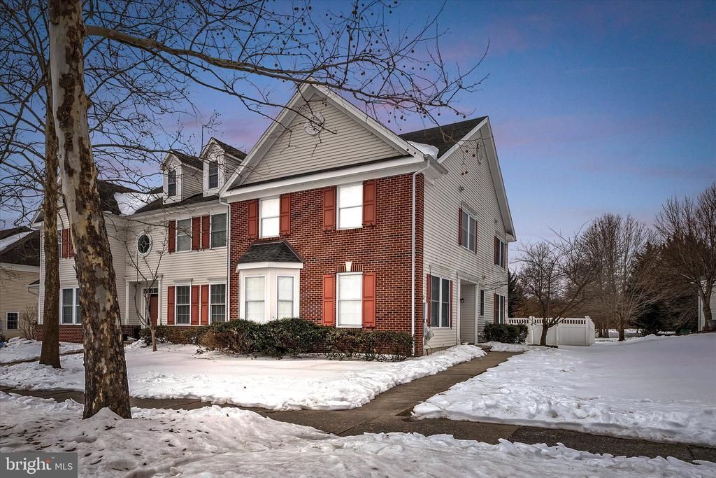 25 Saddle Way, Chesterfield, NJ 08515 Main Photo