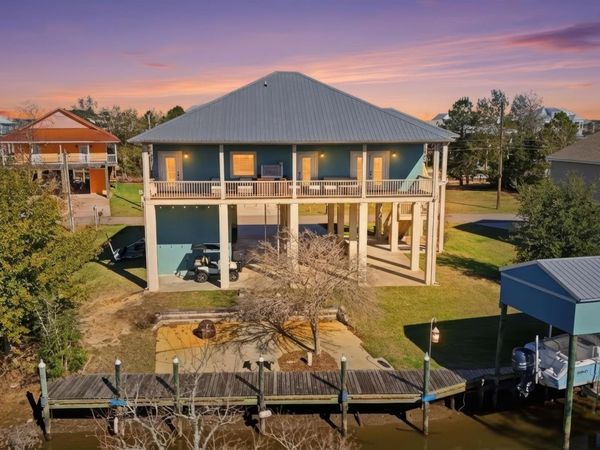 123 Helen Drive, Bay Saint Louis, MS 39520