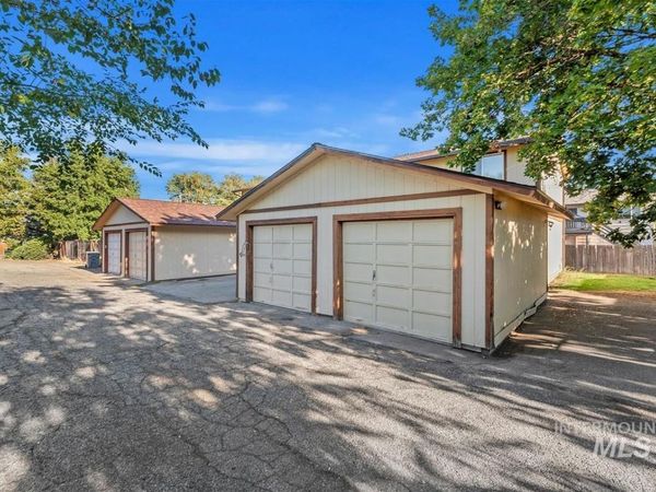 6738 W Westwood Ln, Boise, ID 83704