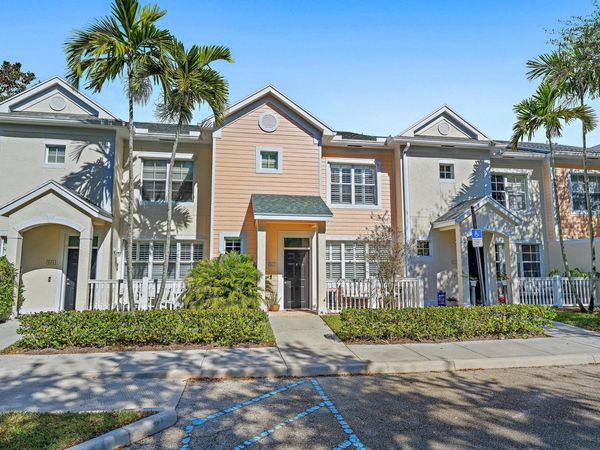 105 Santiago Drive, Unit 102, Jupiter, FL 33458
