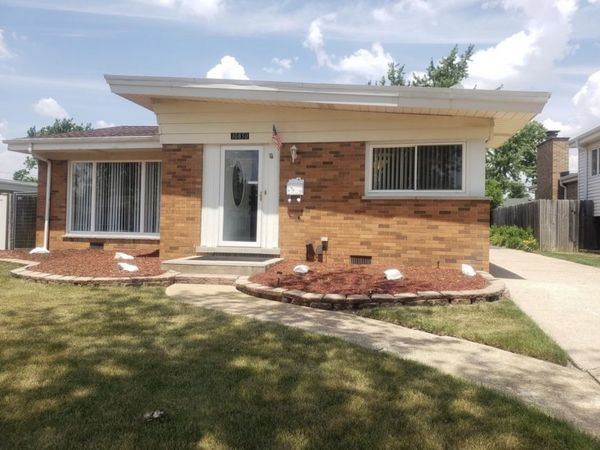 10850 Claridge Avenue, Westchester, IL 60154