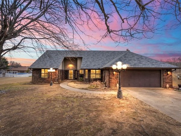 21636 Seminole Court, Siloam Springs, AR 72761