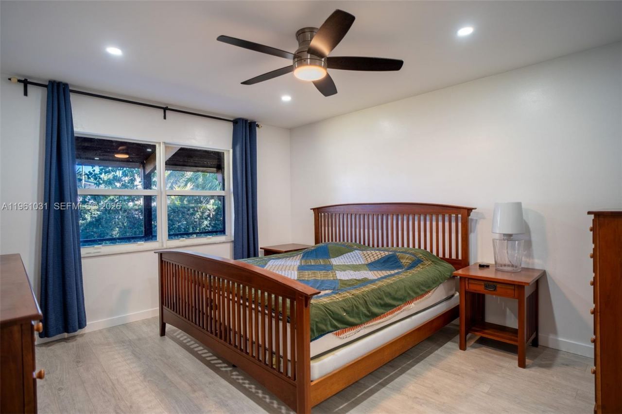 135 Essex Rd, Unit 2-28, Hollywood, FL 33024 Photo