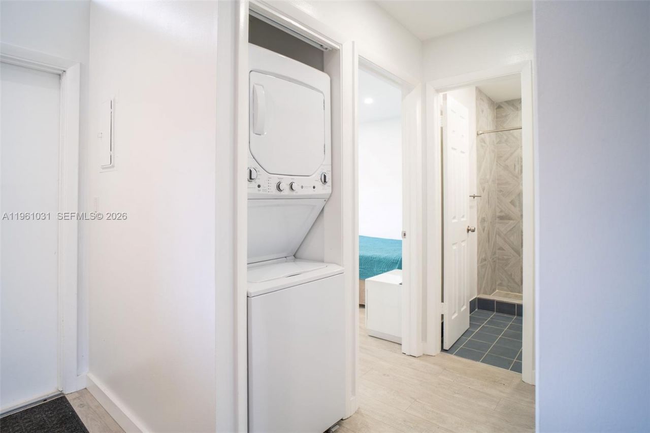 135 Essex Rd, Unit 2-28, Hollywood, FL 33024 Photo