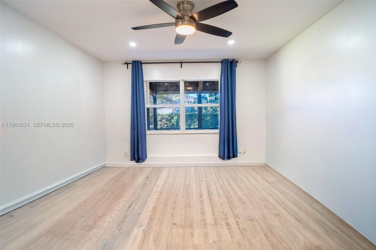 135 Essex Rd, Unit 2-28, Hollywood, FL 33024 Photo