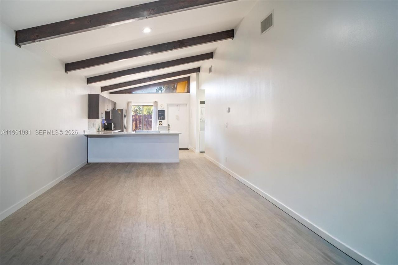 135 Essex Rd, Unit 2-28, Hollywood, FL 33024 Photo