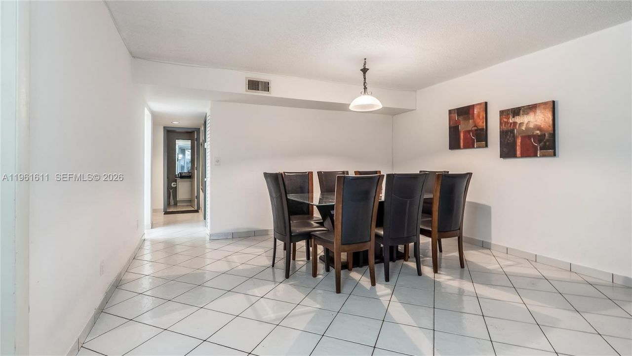 141 SW 96th Ter, Unit 204, Plantation, FL 33324 Photo