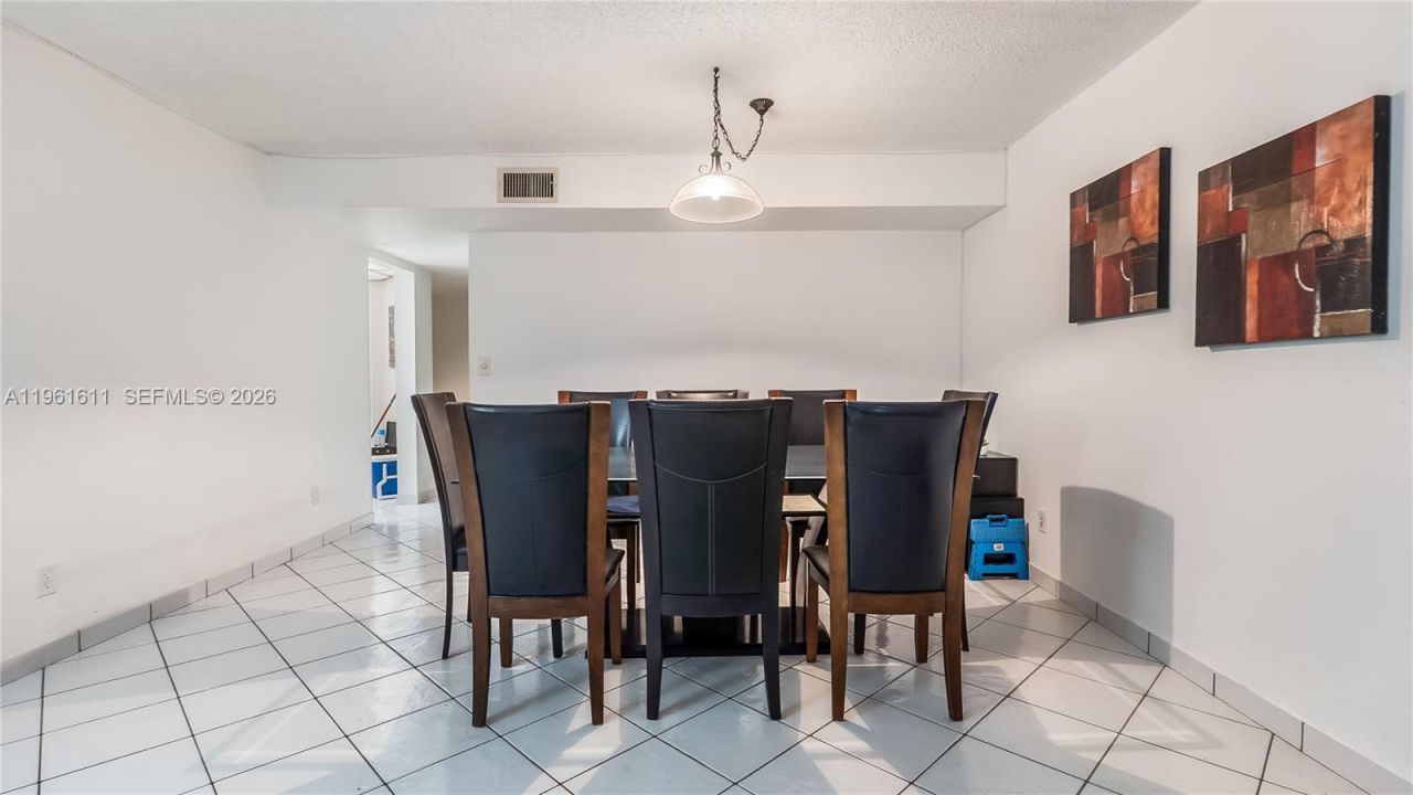 141 SW 96th Ter, Unit 204, Plantation, FL 33324 Photo
