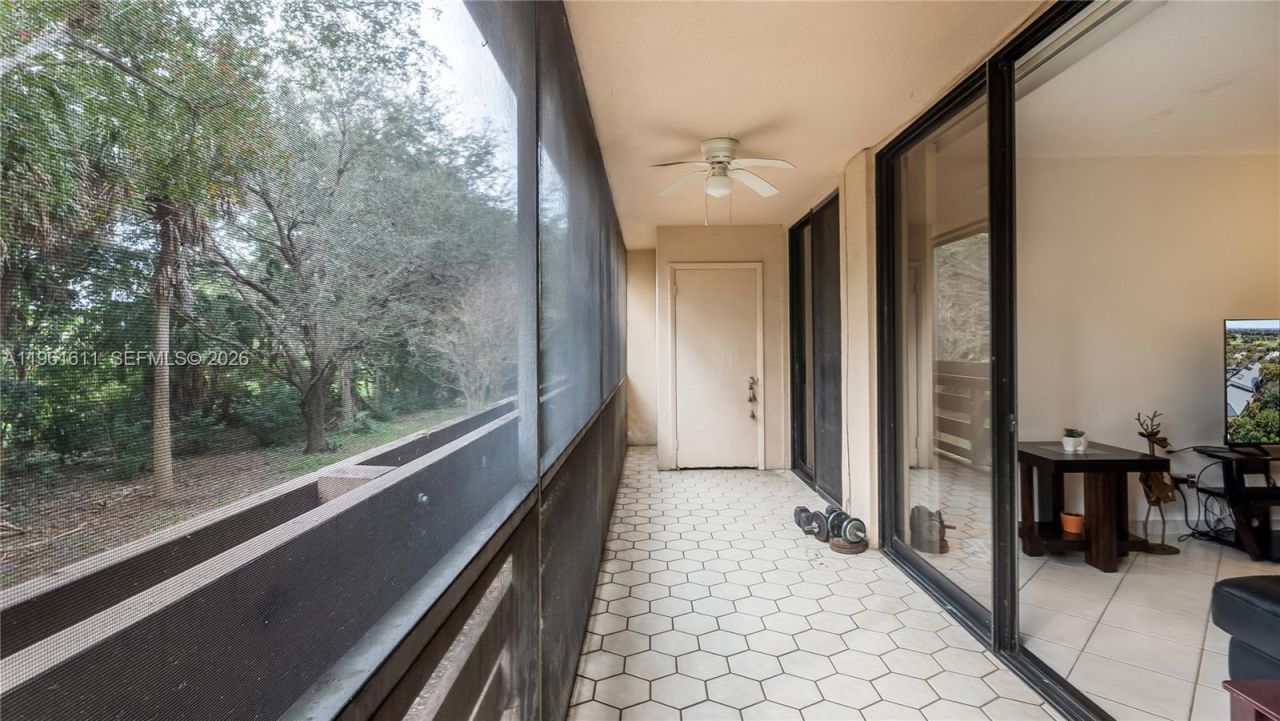141 SW 96th Ter, Unit 204, Plantation, FL 33324 Photo