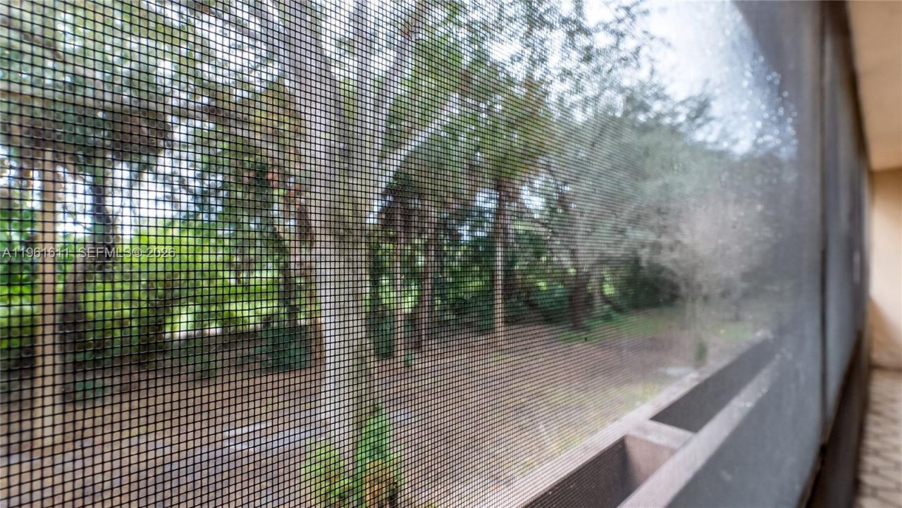 141 SW 96th Ter, Unit 204, Plantation, FL 33324 Photo