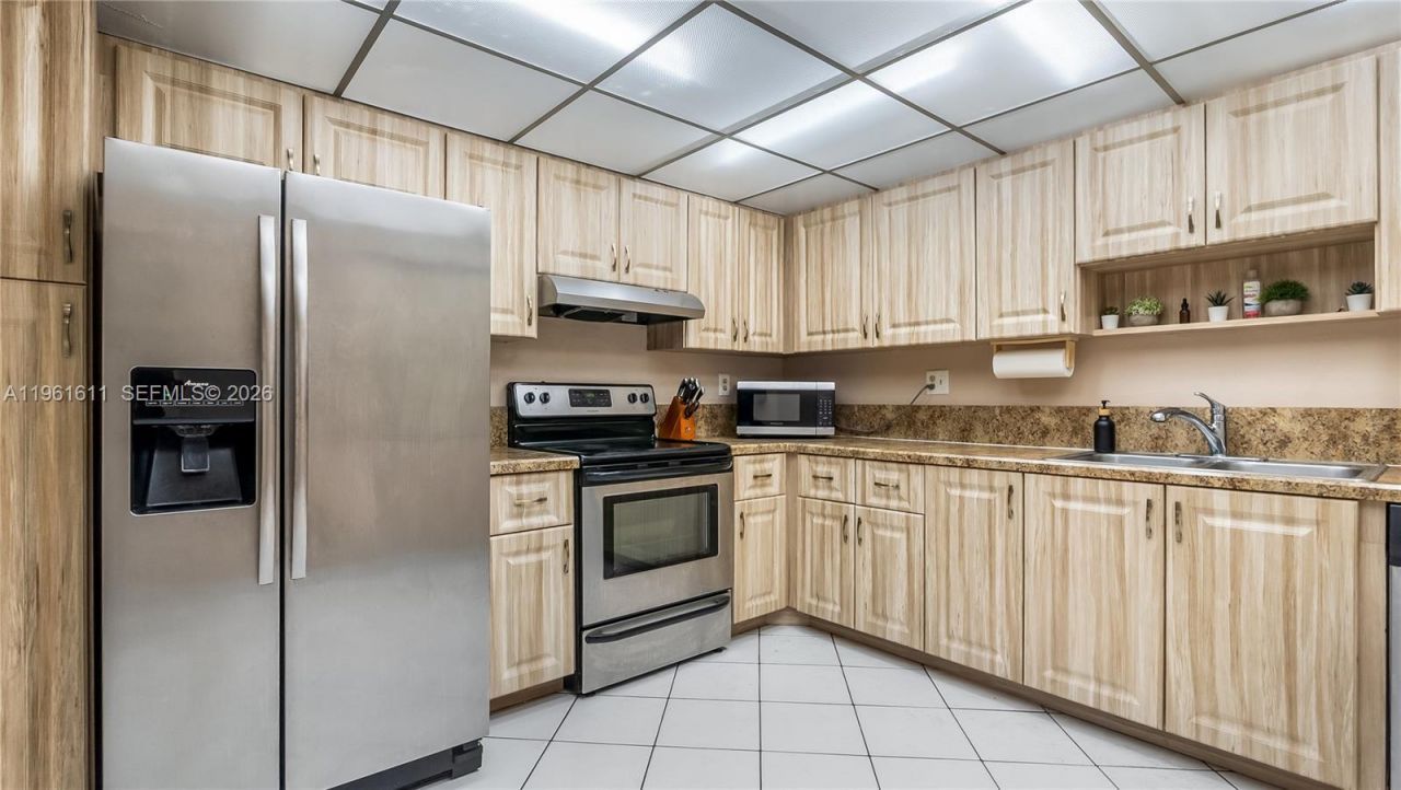 141 SW 96th Ter, Unit 204, Plantation, FL 33324 Photo