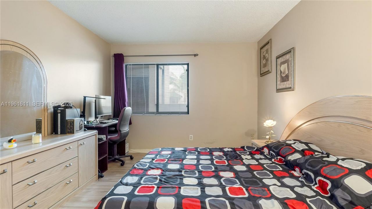 141 SW 96th Ter, Unit 204, Plantation, FL 33324 Photo