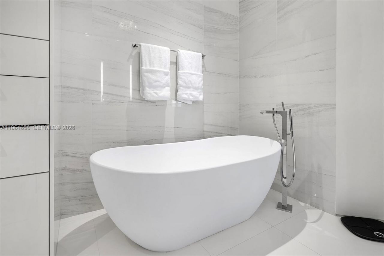 100 S Pointe Dr , Unit 1409/10, Miami Beach, FL 33139 Photo