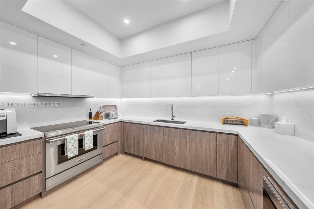 100 S Pointe Dr, Unit 1409/10, Miami Beach, FL 33139 Photo