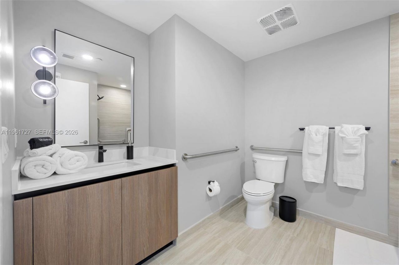 580 72nd St , Unit 1210, Miami Beach, FL 33141 Photo