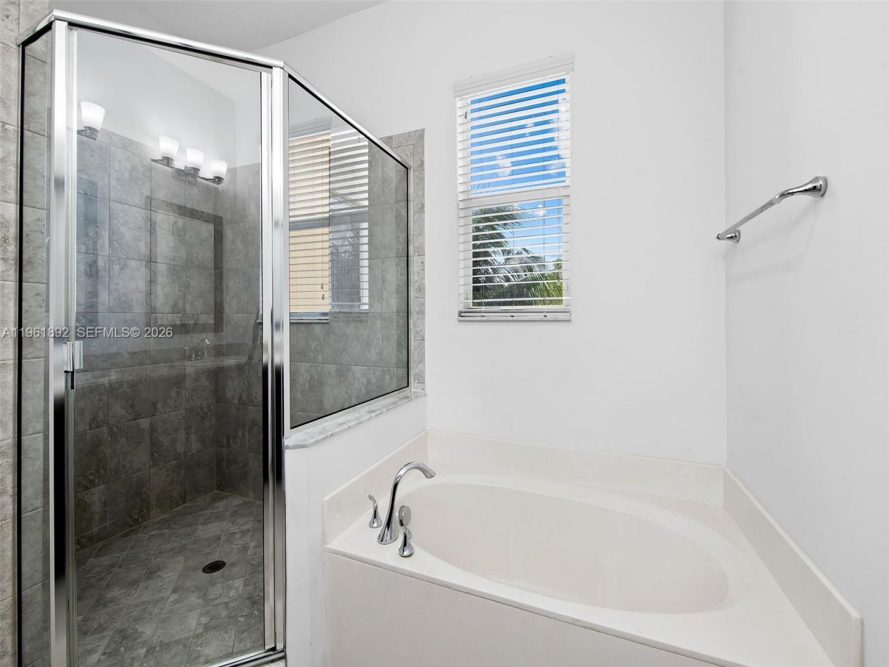 1732 NW 124th Pl, Pembroke Pines, FL 33028 Photo