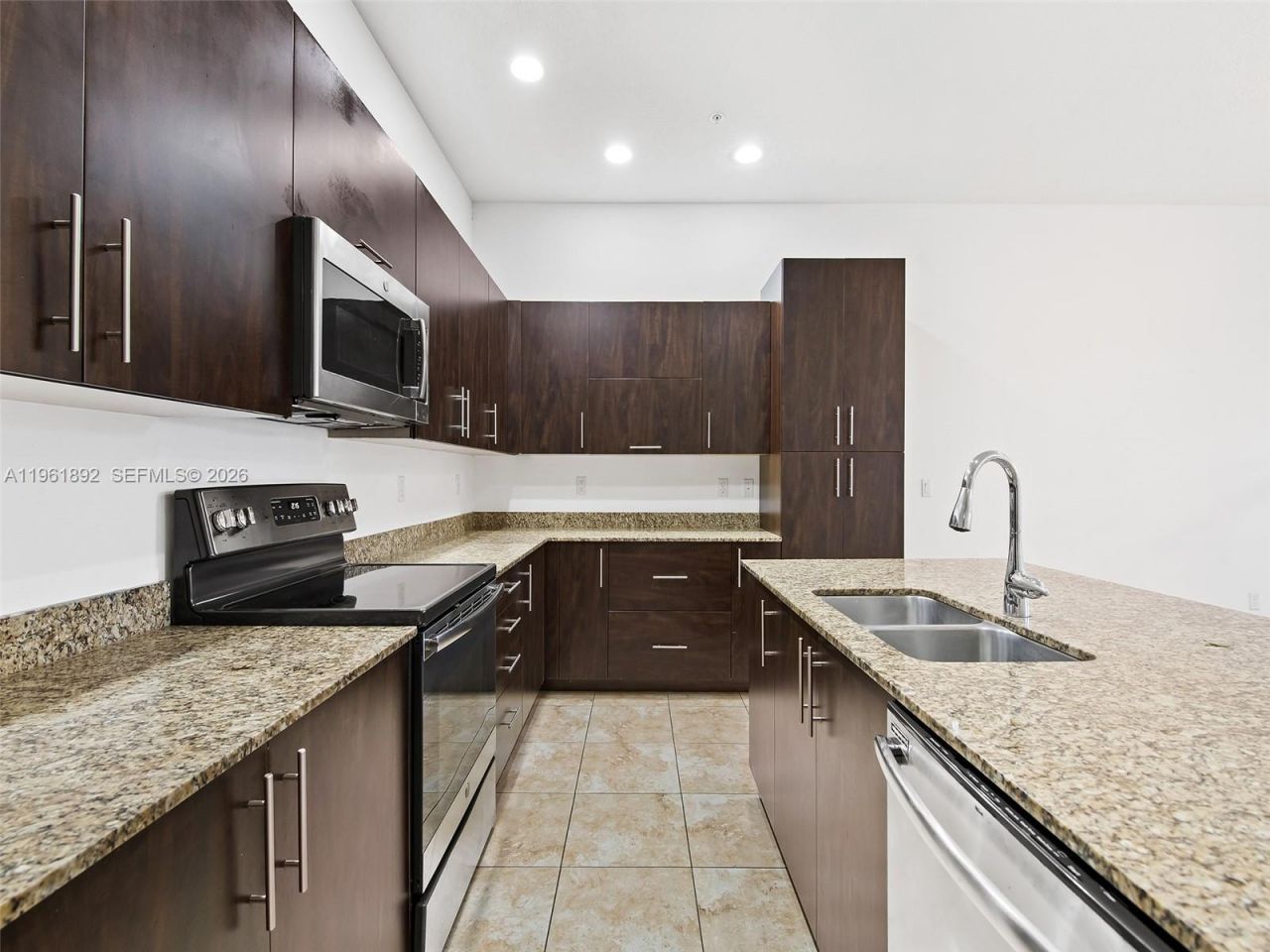 1732 NW 124th Pl, Pembroke Pines, FL 33028 Photo