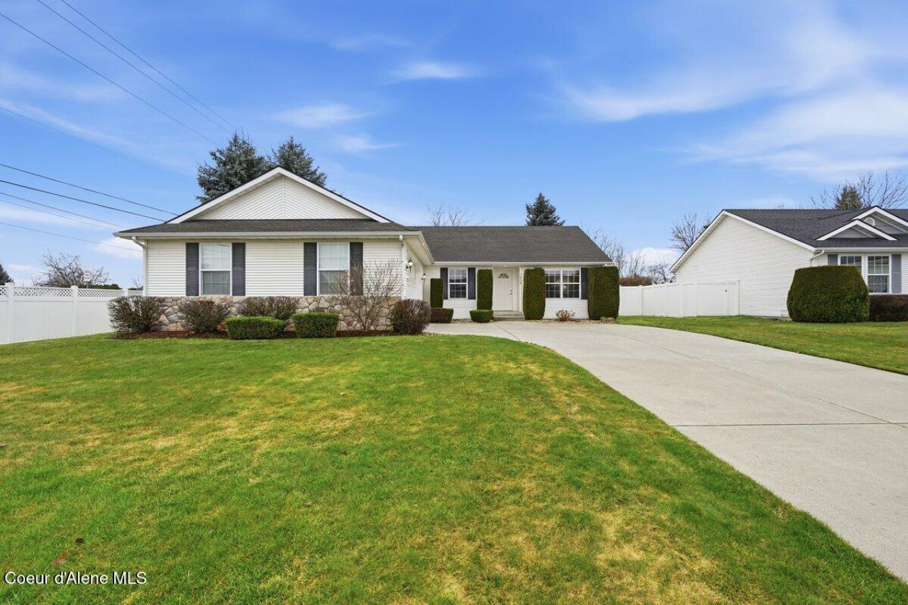 1628 W Cardinal Ave, Hayden, ID 83835 Main Photo