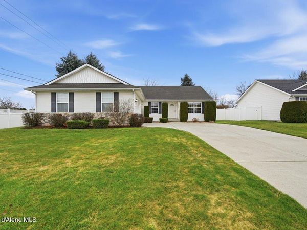 1628 W Cardinal AVE, Hayden, ID 83835